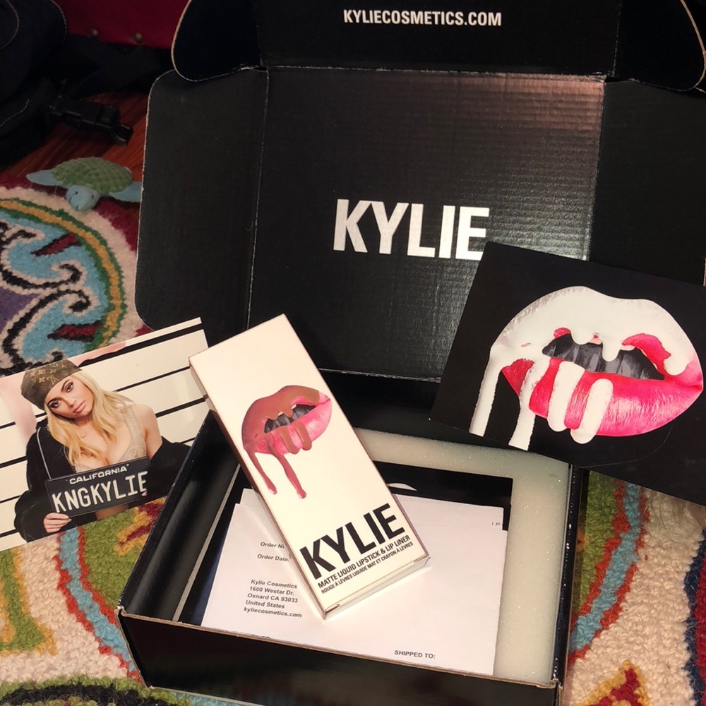 KYLIE JENNER LIPKIT (candy k)